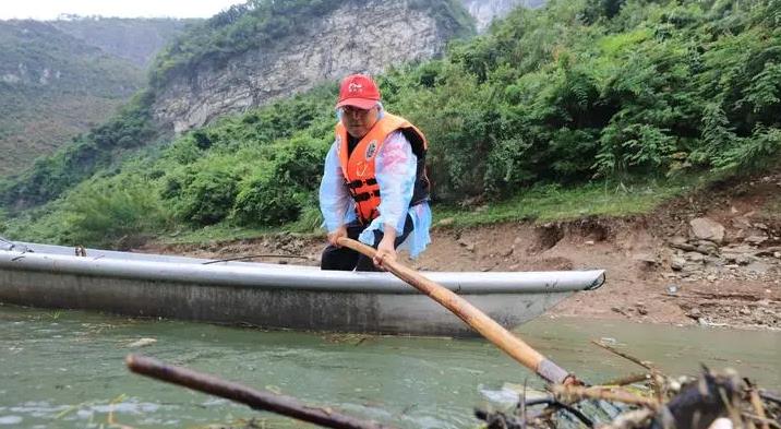 18年，浙江河道工发现诡异的编织袋，惊现女尸，后靠一片美甲破案