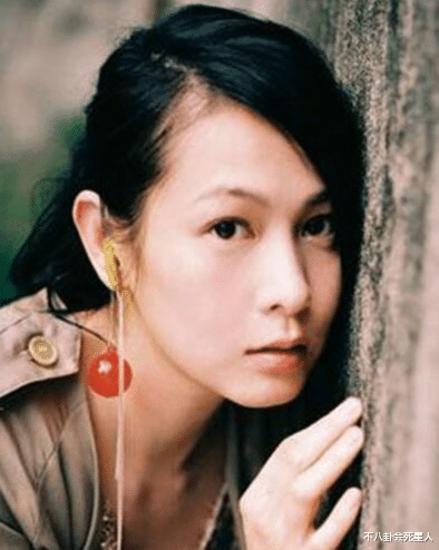 薛佳凝|薛佳凝“硅胶脸”演高中生，陈好发福变大妈，《粉红女郎》也老了