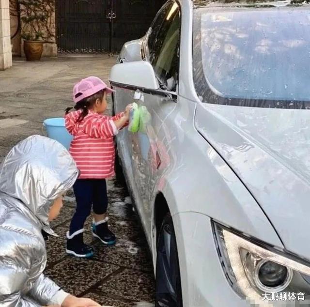 郭晶晶|郭晶晶被香港顶级贵妇天团排挤,李嘉欣徐子淇黎姿都嫁得好