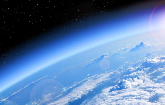 每年10万吨,地球大气不断流失,未来的地球会变得跟火星一样吗?
