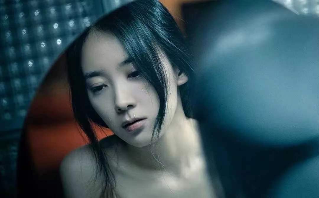 周游|《执念如影》大结局:袁睿彤决绝的那一吻,是对骆松最深情的眷恋