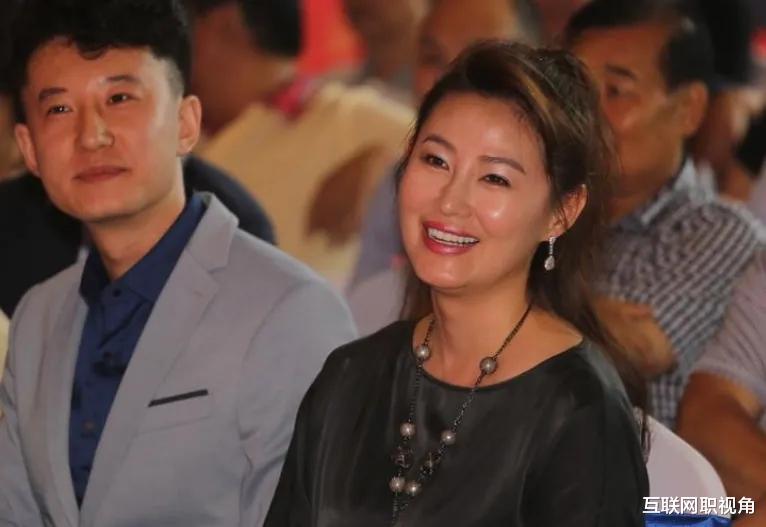 王思懿|王思懿：因演“潘金莲”爆红，与丁海峰传绯闻，50岁胖到快认不出