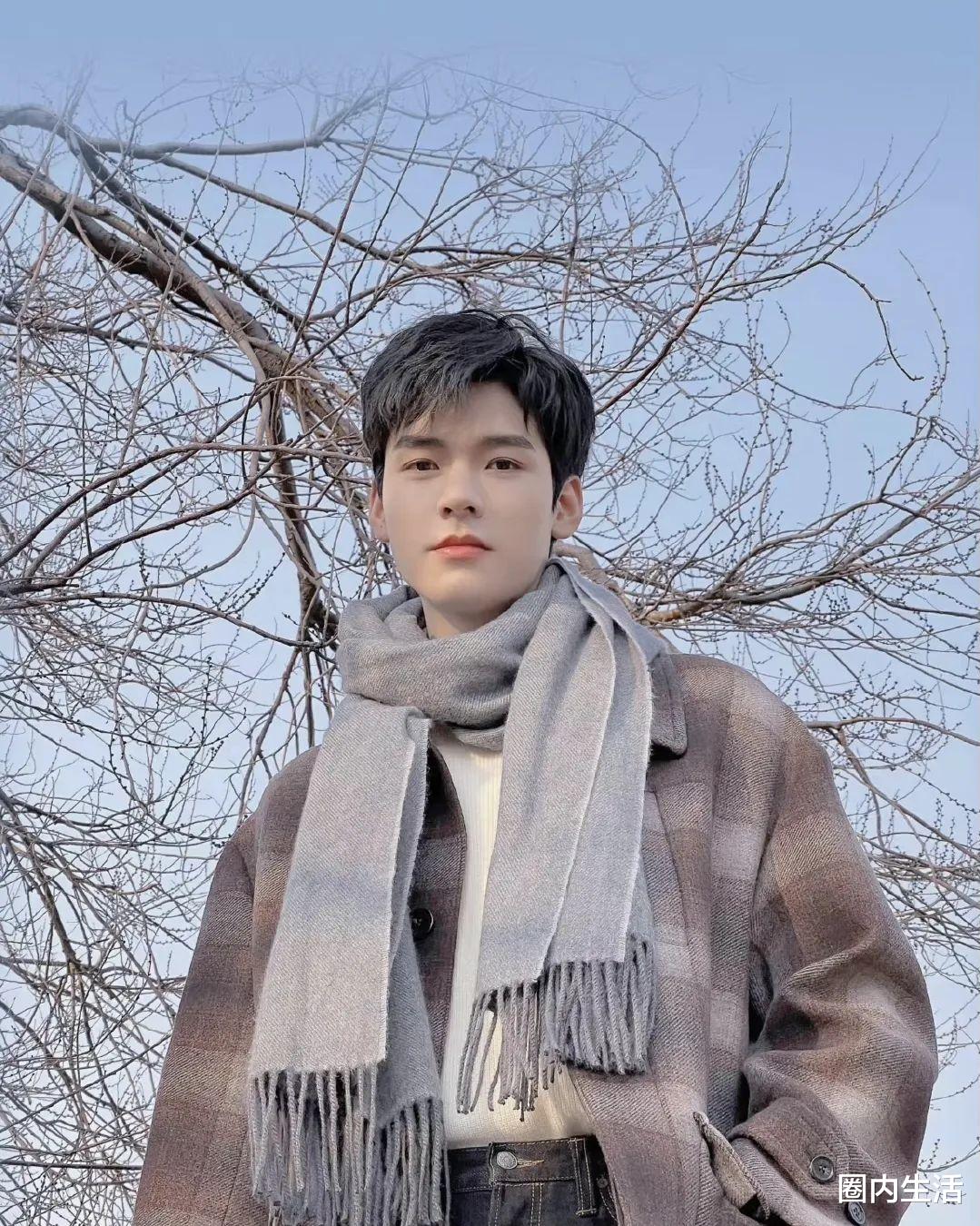 龚俊|龚俊出道以来就以正能量偶像作为宣传点，并吃到了不少人设的红利