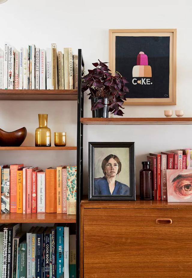 甜美女孩的顶楼住所,小而美还很敞亮,露台聚会聊天不要太惬意