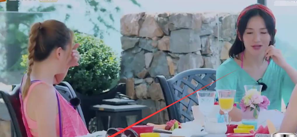 谢娜|爱5年谢娜提结婚，张杰装称信号不好一夜不开机，求助何炅接着打