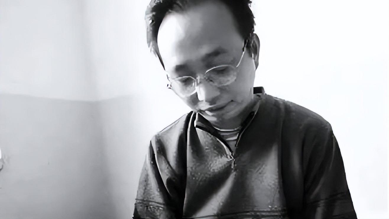 女子和情人私奔一年被查出癌症，哭求丈夫卖房救命，丈夫：这就是报应