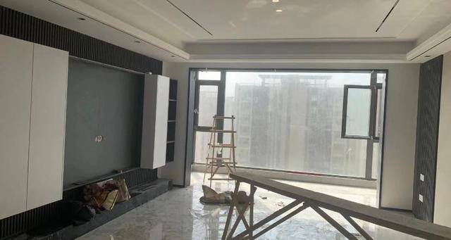 曾风靡一时的“落地窗”,如今为何遭冷遇?原因一目了然