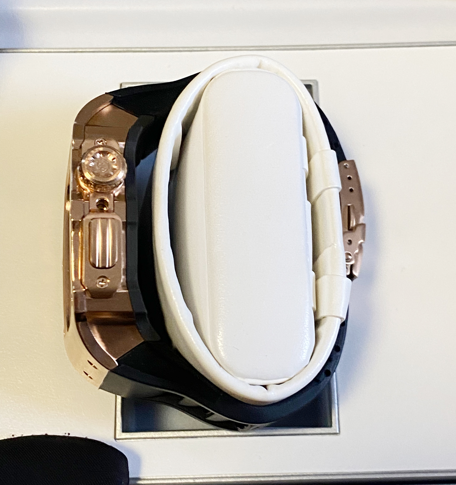 Apple Watch|定制款Apple Watch 7，跟普通款有何不同？