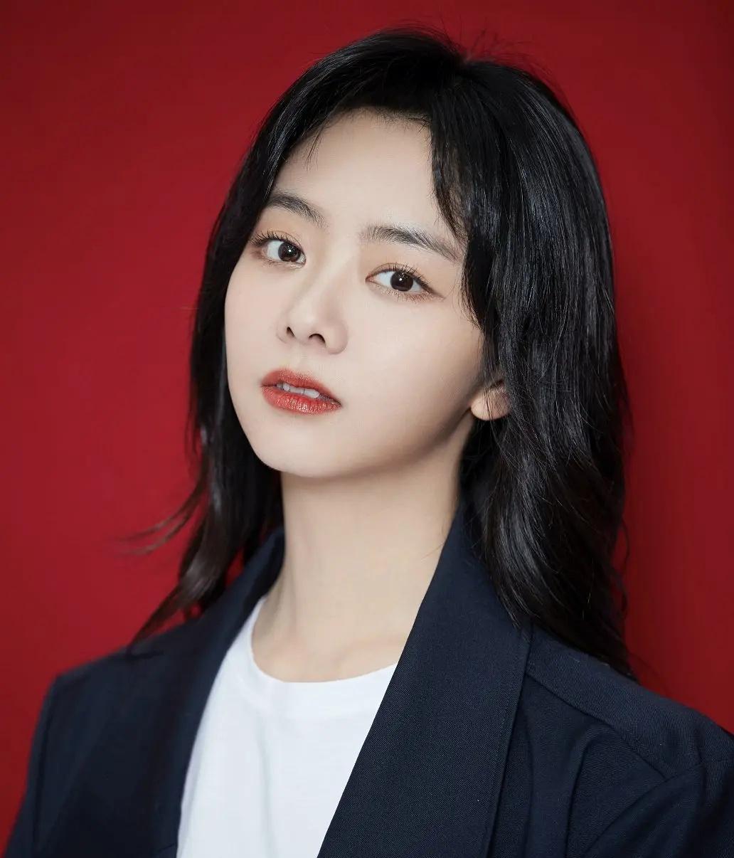 谭松韵|定档播出!谭松韵新剧来袭,合作40岁魅力男神,上星央8好厉害