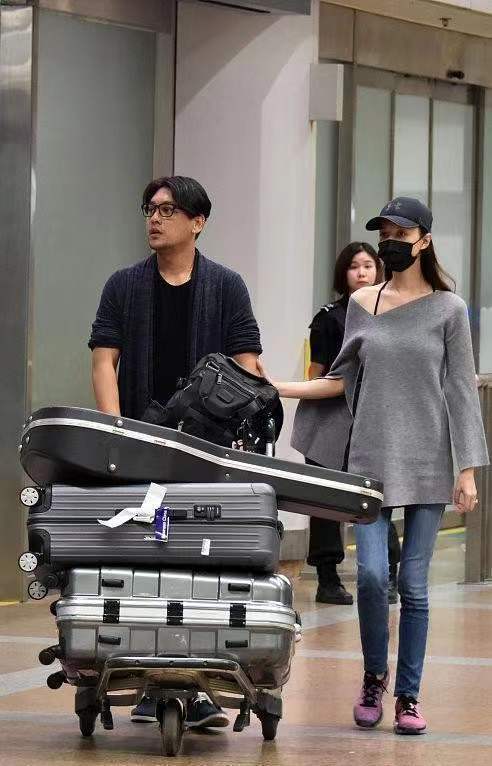 朱孝天|朱孝天老婆太瘦了吧！骨感身材似“麻秆”，170高却没有90斤