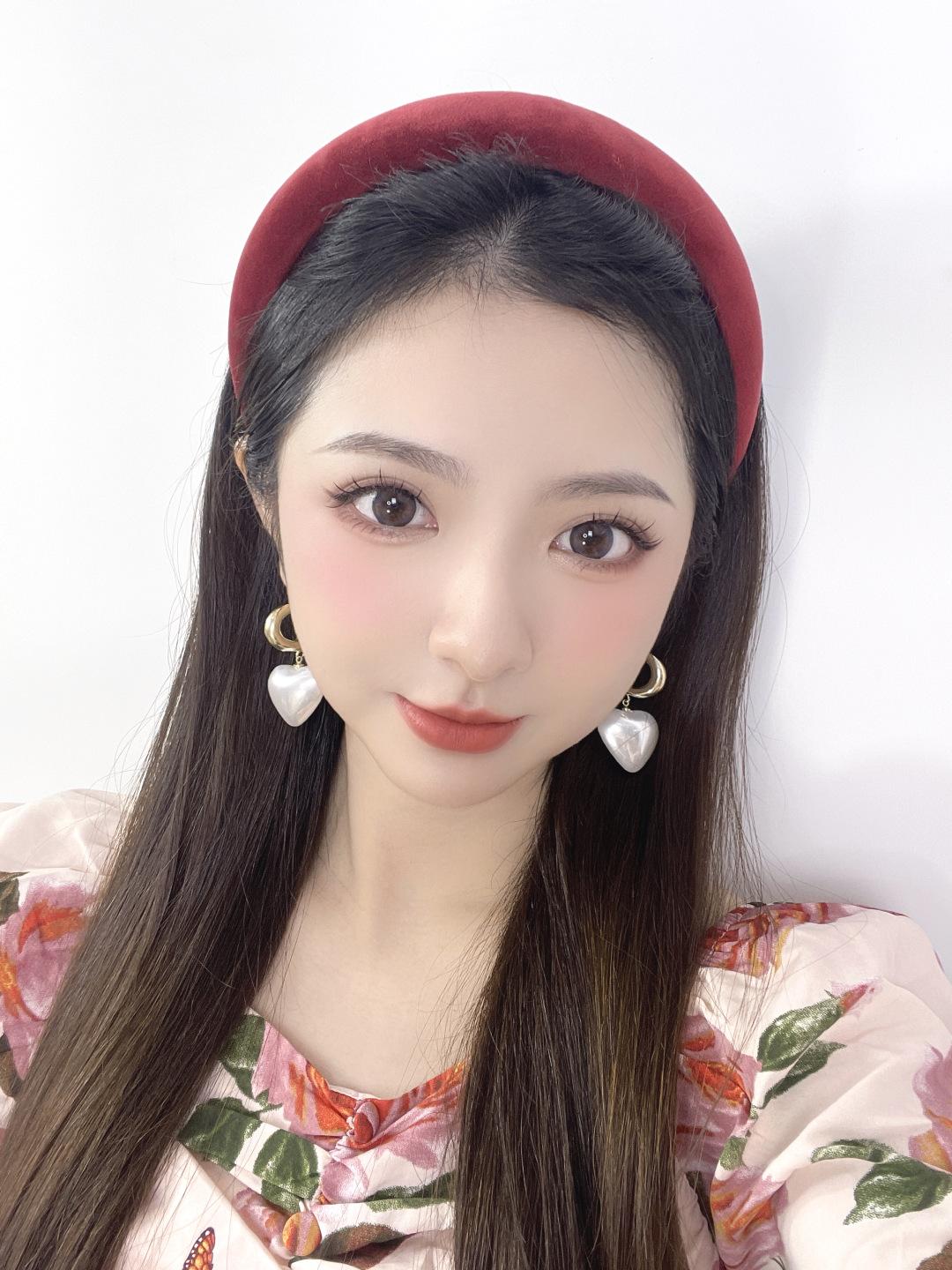 补钙 在妆容细节处倾注爱意，无畏近距离！