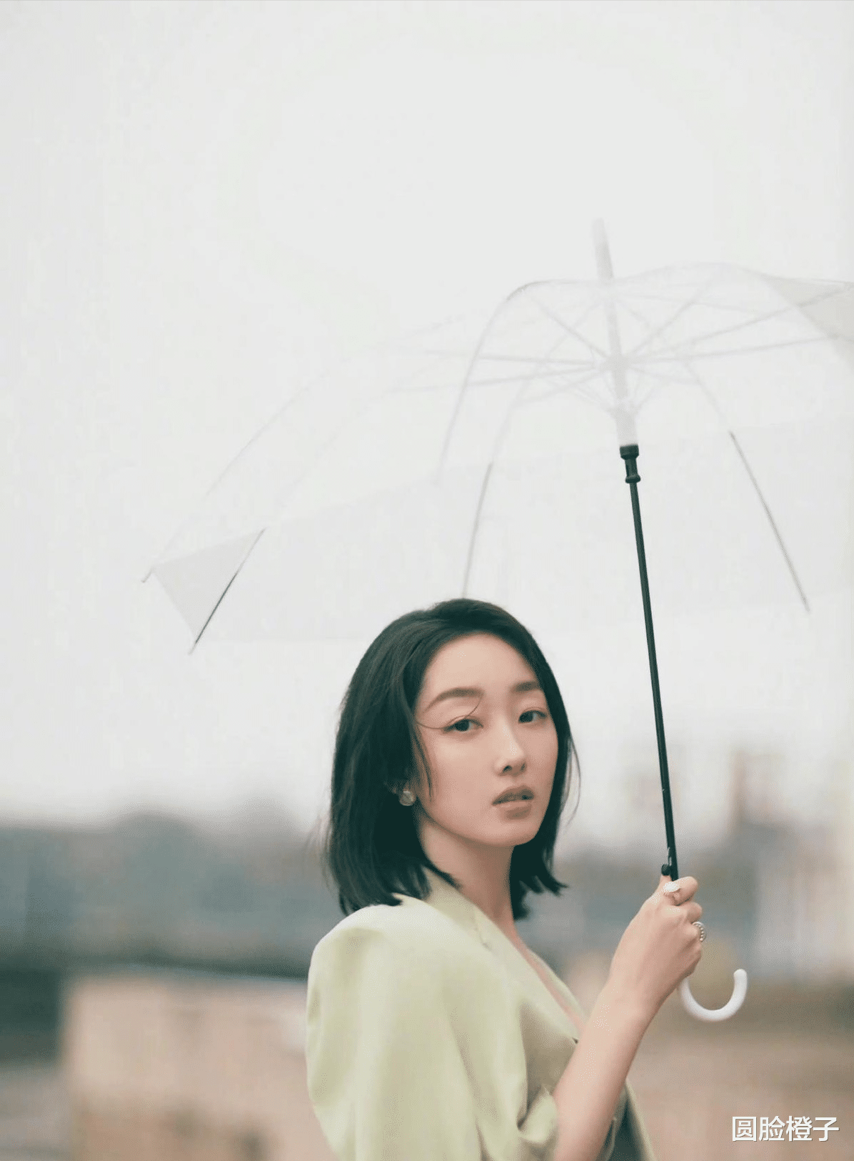 蜂蜜|蒋梦婕短发真惊艳,抹茶绿鱼尾裙清凉甜美,气质干净好耐看