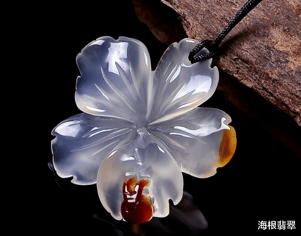 玉髓|最早出现的一种玉石，堪称翡翠的“平替”，不同的色彩有着不同的传奇故事！