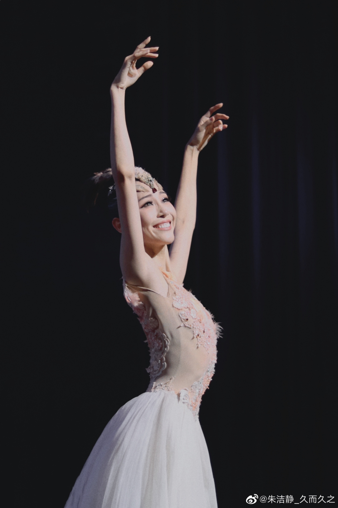 穿衣搭配|又一个国家队顶流杀进娱乐圈，我一点也不意外