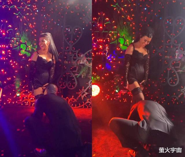 金·卡戴珊|42岁卡戴珊大姐跳海庆新婚，穿薄纱裙坐姿豪放，光头新郎用牙取下吊袜带