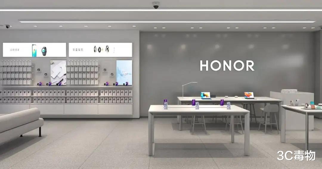 荣耀|荣耀学“价格屠夫”，新品半年降价900元，12G运存手机仅售3099元