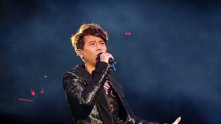 李克勤|他本该是四大天王之一,却因年轻气盛而跌落,如今55岁再度翻红