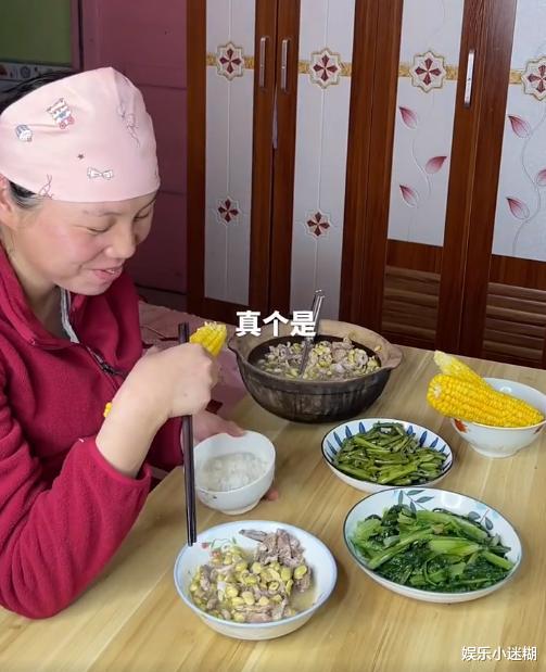 二胎|牛爱芳二胎正脸曝光!小脸圆润有光泽,网友:果然是租的