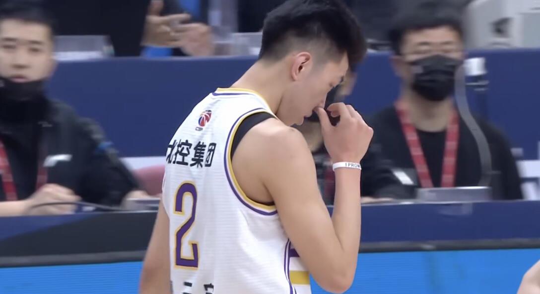 廖三宁|禁赛加罚款！广厦内线悍将逃过了裁判吹罚，却没能躲过CBA追罚