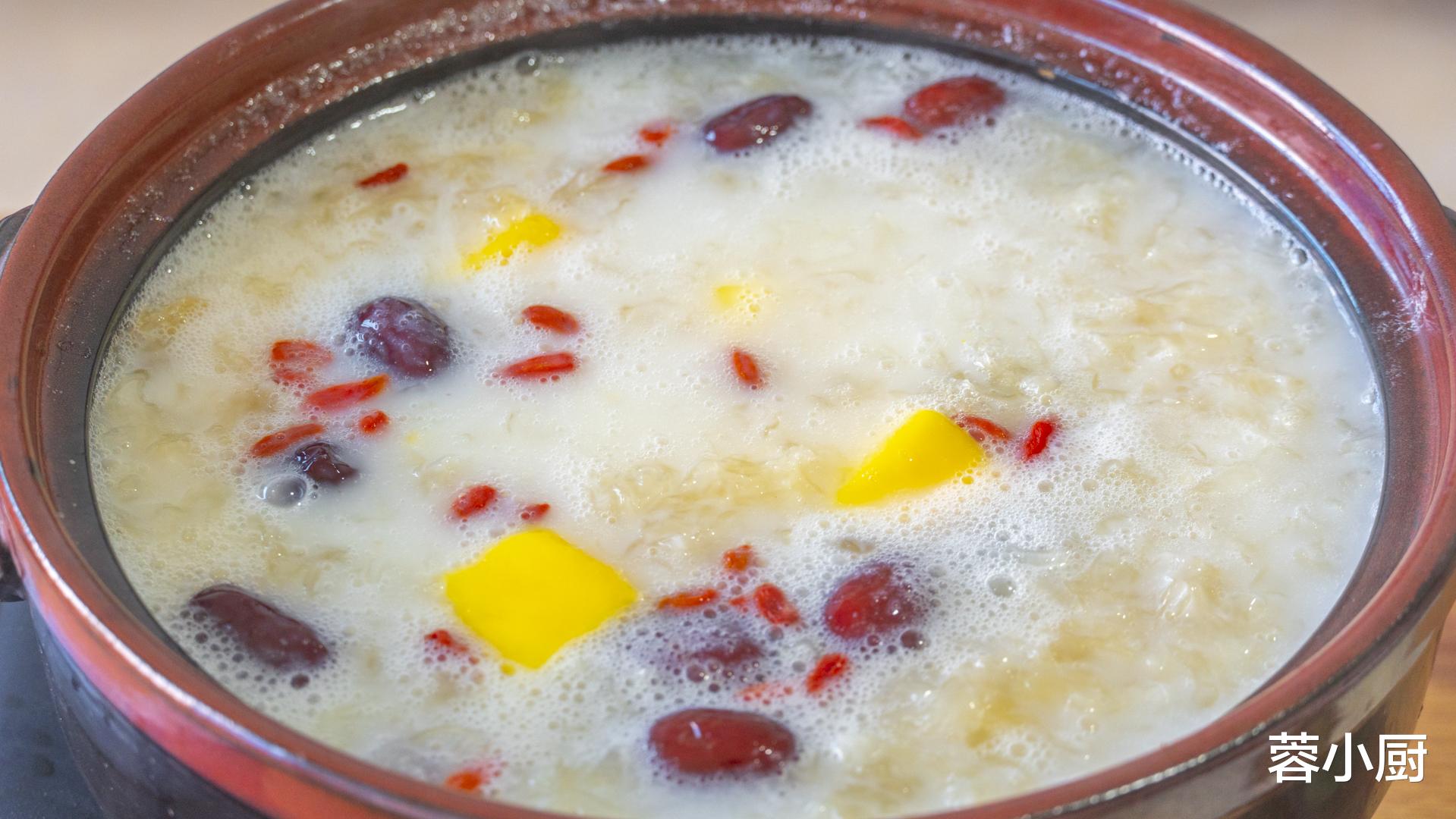 秋日进补要忌嘴,小心伤脾胃!提醒:少吃姜和桂圆,多吃6样才对