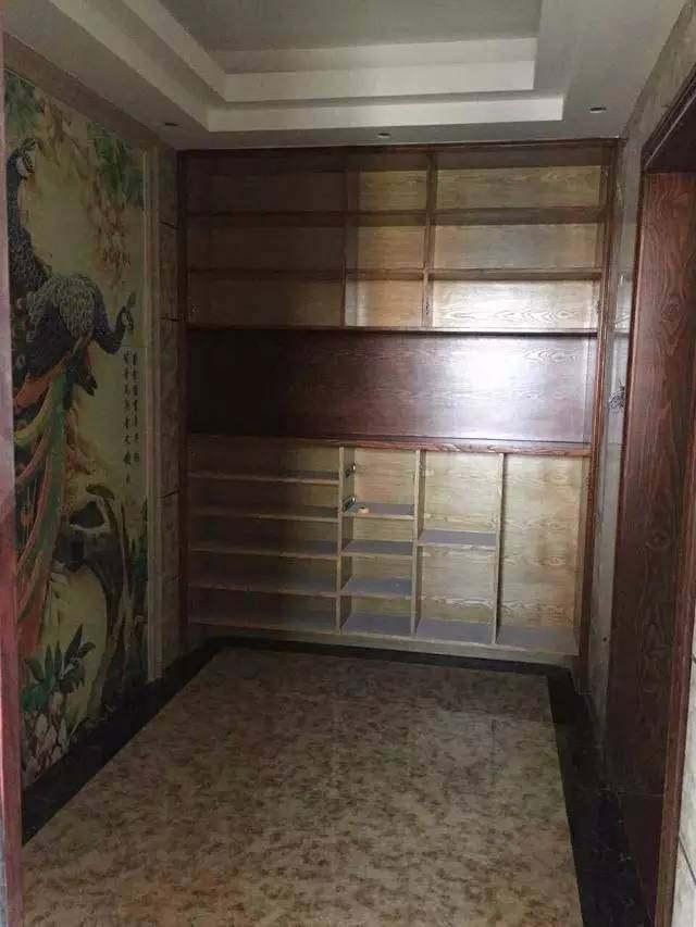 去表婶新装修的豪宅做客,进门被要求换鞋子,我表示好尴尬!