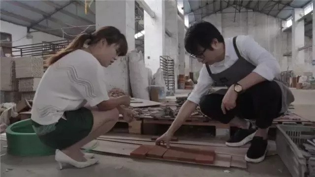 俩夫妻花3万装修38㎡一室一厅,水泥铺地面,自己做家具!