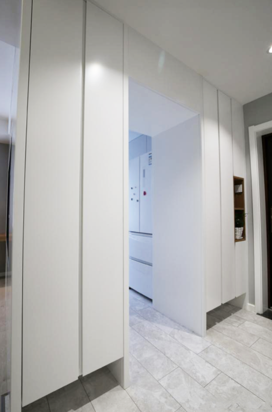 房子越小越不能乱装，学她把空间利用到极致，进屋才知：反差太大