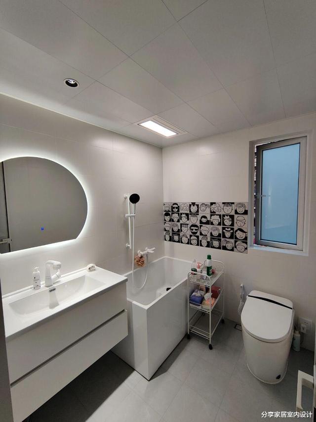 看他家刚完工的新房,还没布置软装就很漂亮,电视墙设计很得分!