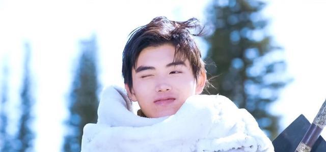 杨雪|罗云熙新剧“排场大”,请杨雪不够,《还珠格格》里的她也来了