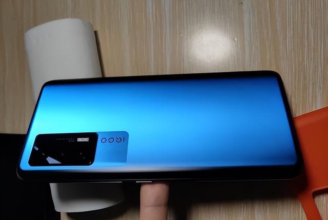 高通骁龙|iQOONeo5s有点不厚道，虽有骁龙888+独显Pro，但配置压根没变！