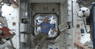 宇航员亲述,在太空遭遇“诡异幻觉”,难道太空中真有神秘力量?
