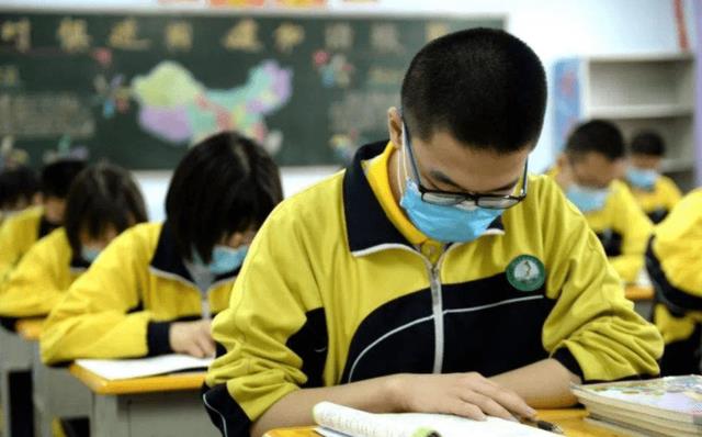 hr|2022中考改革后，低于500分的学生该何去何从？还有望上高中吗