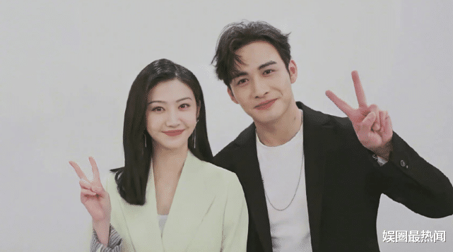 黎姿|又一对荧幕CP成真?男方给女方贴心剥虾,网友:我把民政局搬来