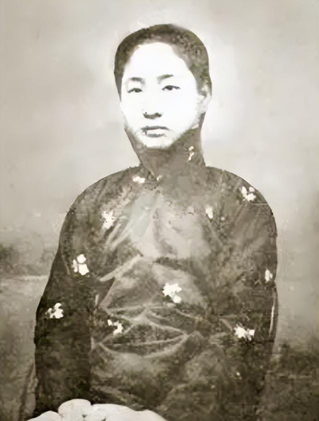 小凤仙|蔡锷去世后，小凤仙隐姓埋名嫁锅炉工，为给继女找工作找到梅兰芳