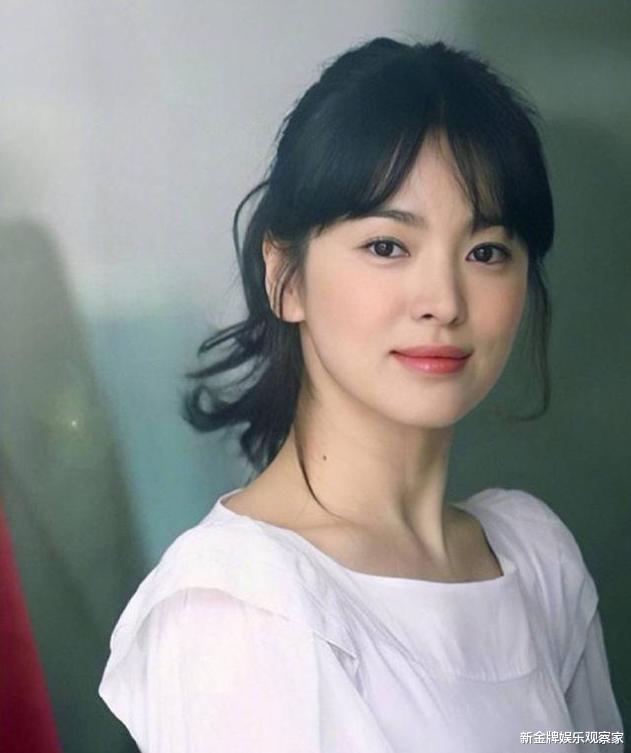 宋慧乔|宋慧乔时尚封面曝光,40岁还挑战烟熏妆,粉丝:这谁能认出来?