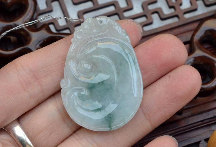 玉佩|翩翩君子,玉佩相配,今天就扒一扒翡翠玉佩的历史