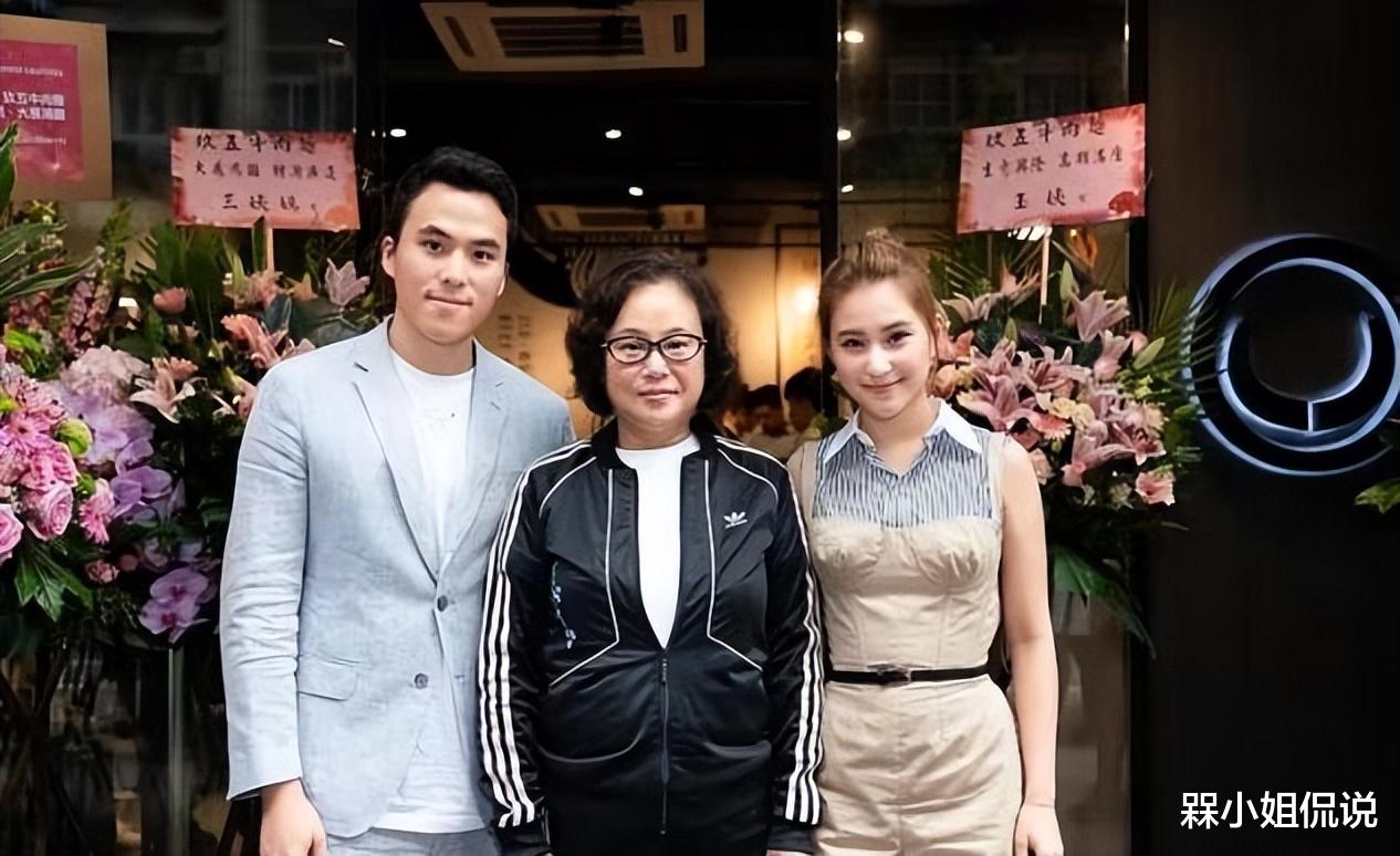 何超莲|赌王遗孀三太新店开业,一双儿女齐助阵,最美千金何超莲美成焦点