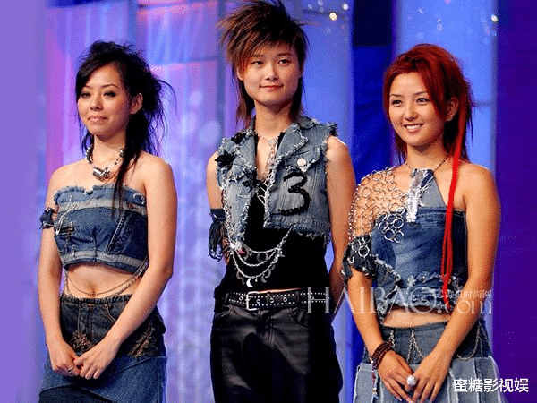 刘亦菲|刘亦菲张靓颖上热搜，17年前获奖的事被扒，闺蜜情缘自选秀节目