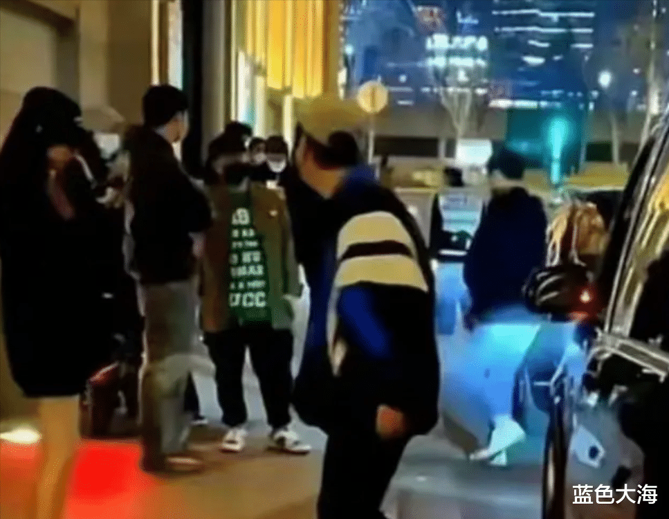 娱乐圈|3天8个瓜,分手、出轨、造谣、道歉,娱乐圈太混乱!