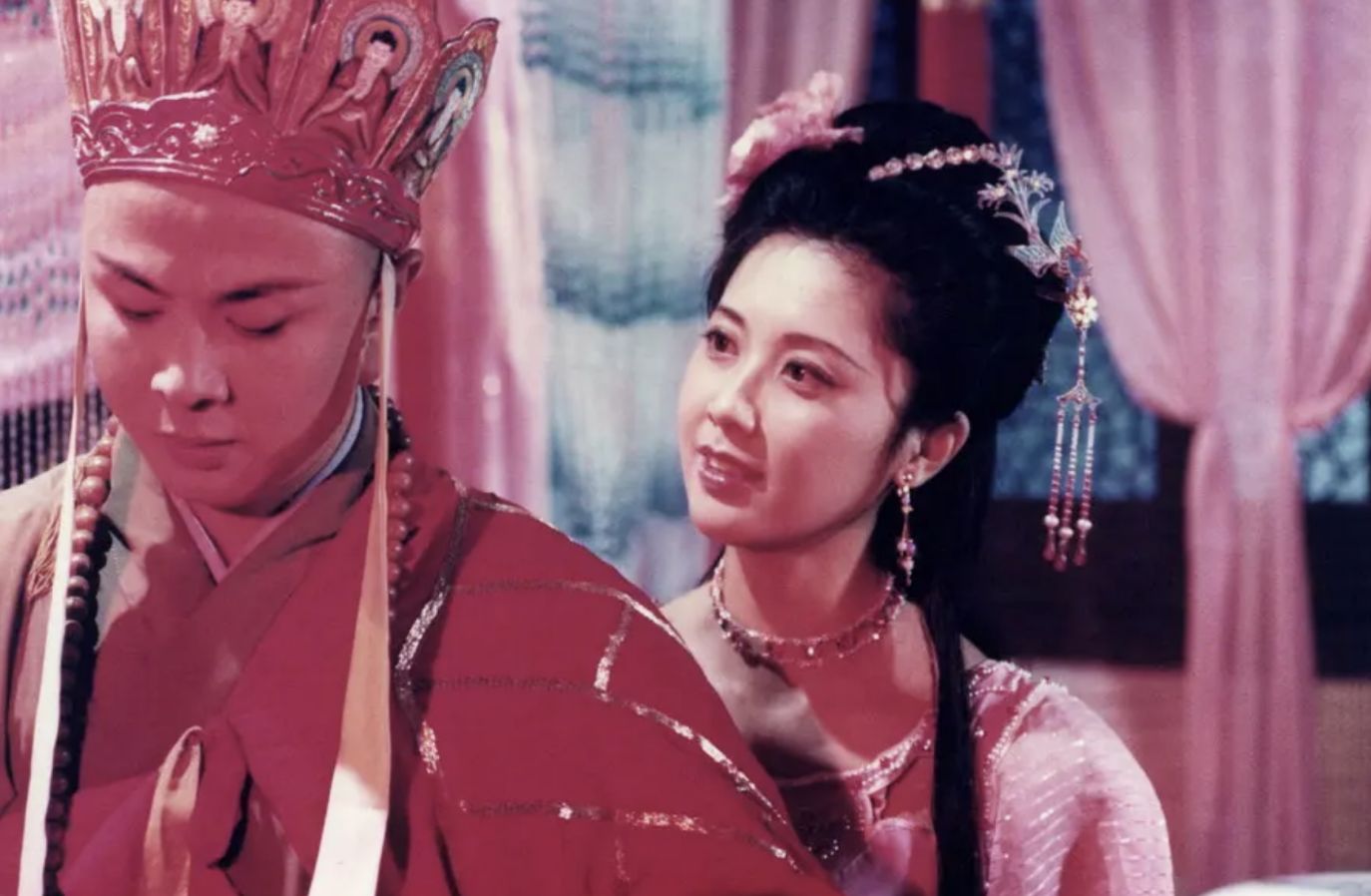 女儿国国王朱琳：2段婚姻，一生无儿无女，丁克背后的原因太意外