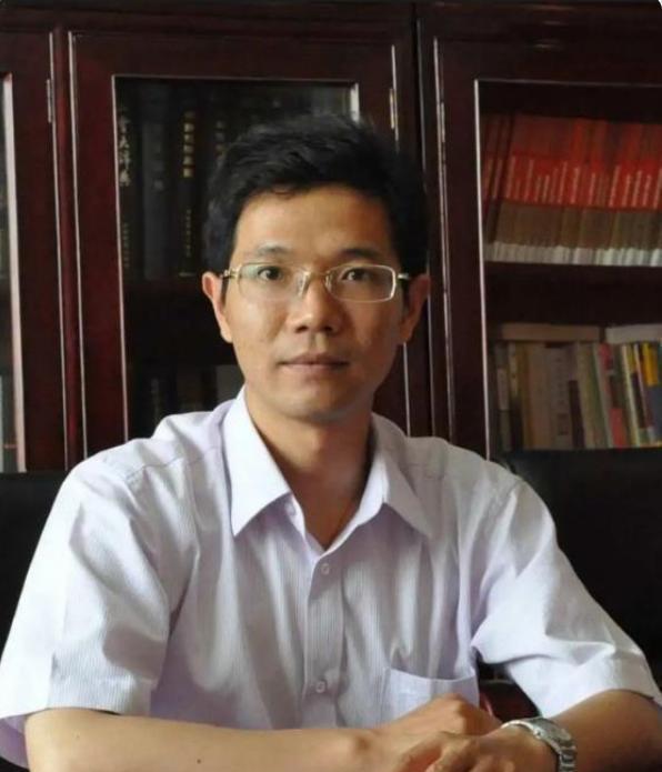 律师|郭威父亲节跟姚爸去养老院慰问?田静给出真相,律师将在开封大战