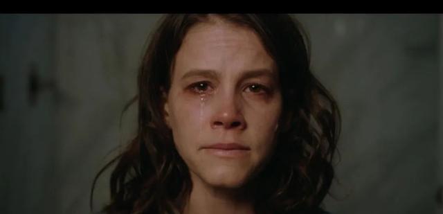 危笑|R级恐怖片《危笑》虐杀女人毛骨悚然够血腥，却结尾泄气