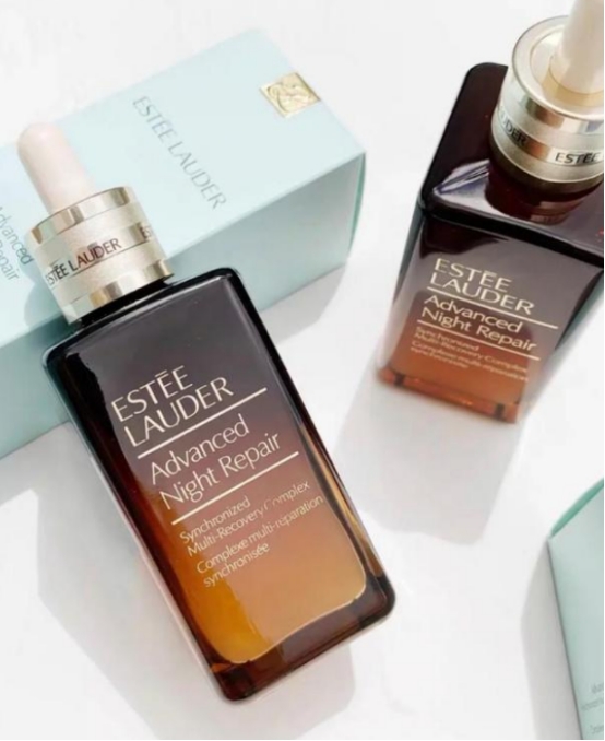 胶原蛋白 适合35岁以上女人用，祛斑美白精华液，补水保湿，让皮肤白嫩无暇