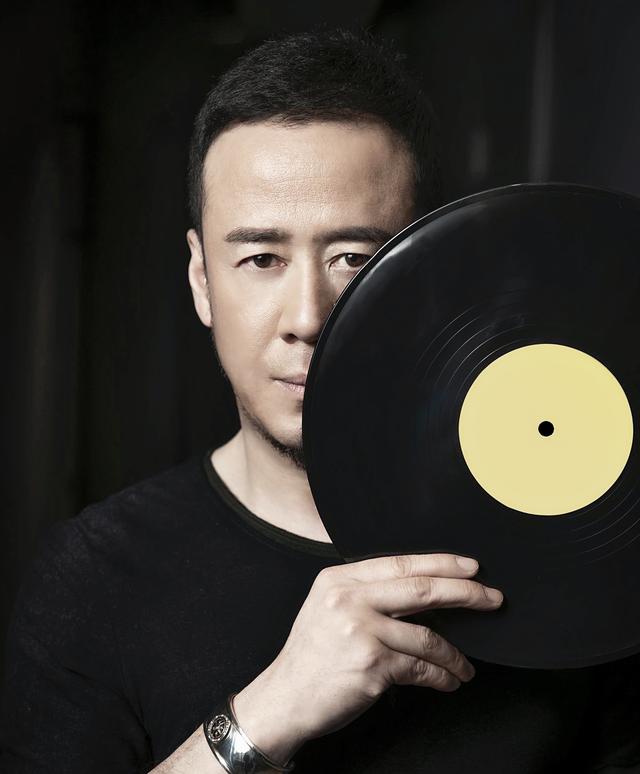 邓伦|柔情歌手杨坤:写情歌纪念病逝前女友,深情讲述恋爱过往满是感动