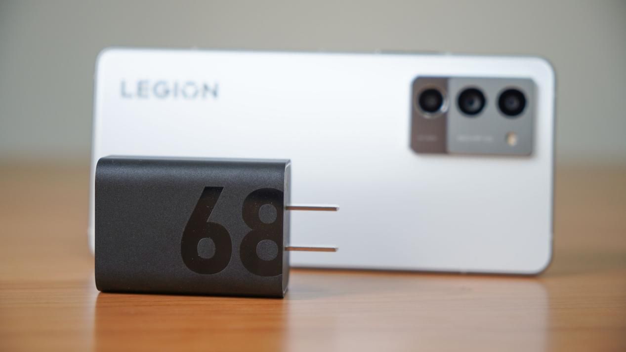 iqoo|目前到手价最低骁龙8+手机,拯救者Y70带来全新体验