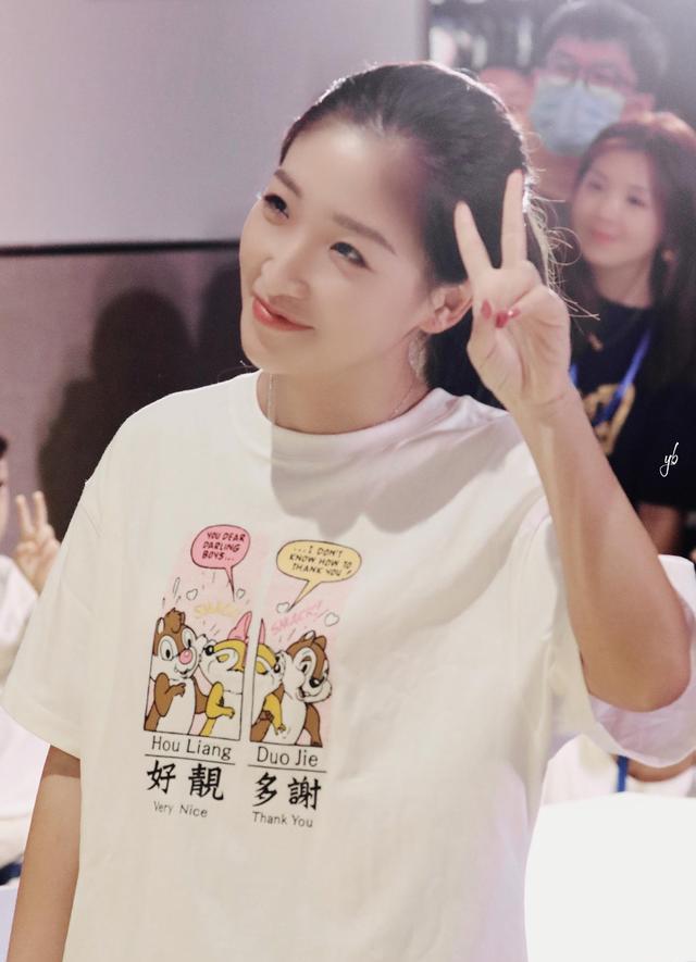 刘诗雯|刘诗雯又有新动态,欣赏绘画,恋情曝光?粉丝:你高兴我不高兴