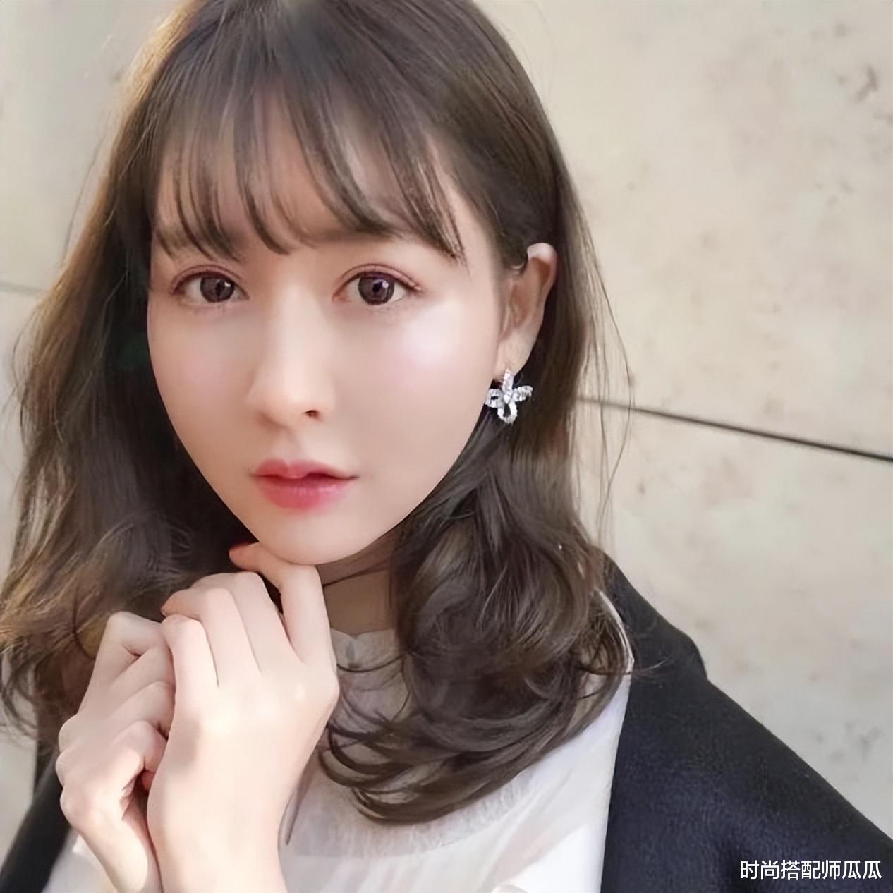 发型 上了年纪的女人，发型决定状态！建议远离这3种“显老发型”