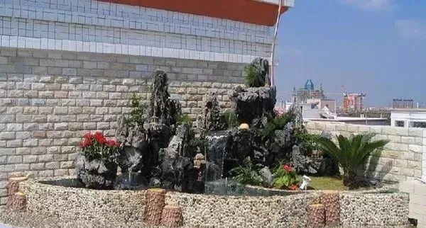 买房一定要有个露台,这样一装非常漂亮,让人天天看都不会腻!