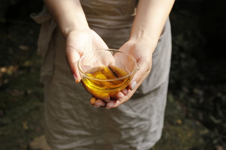 医生|农村自榨油还能吃吗？国人吃了几千年的油，为何被专家说致癌？