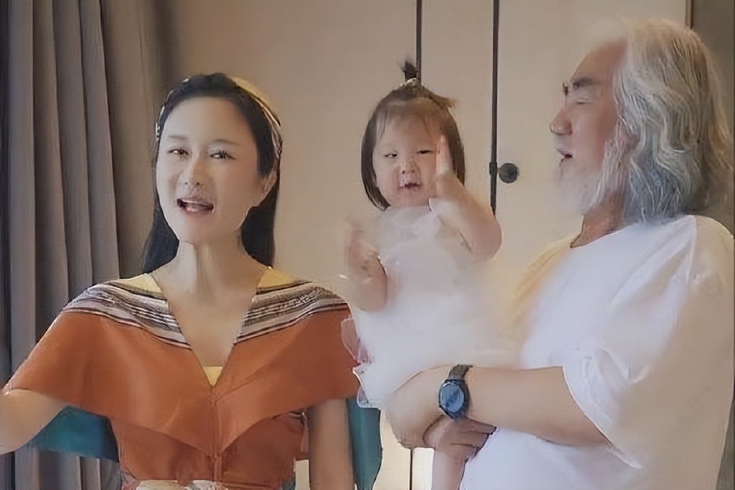 天天向上|张纪中曝光离婚协议，四千万加两套房，娱乐圈的钱太容易赚了吧！